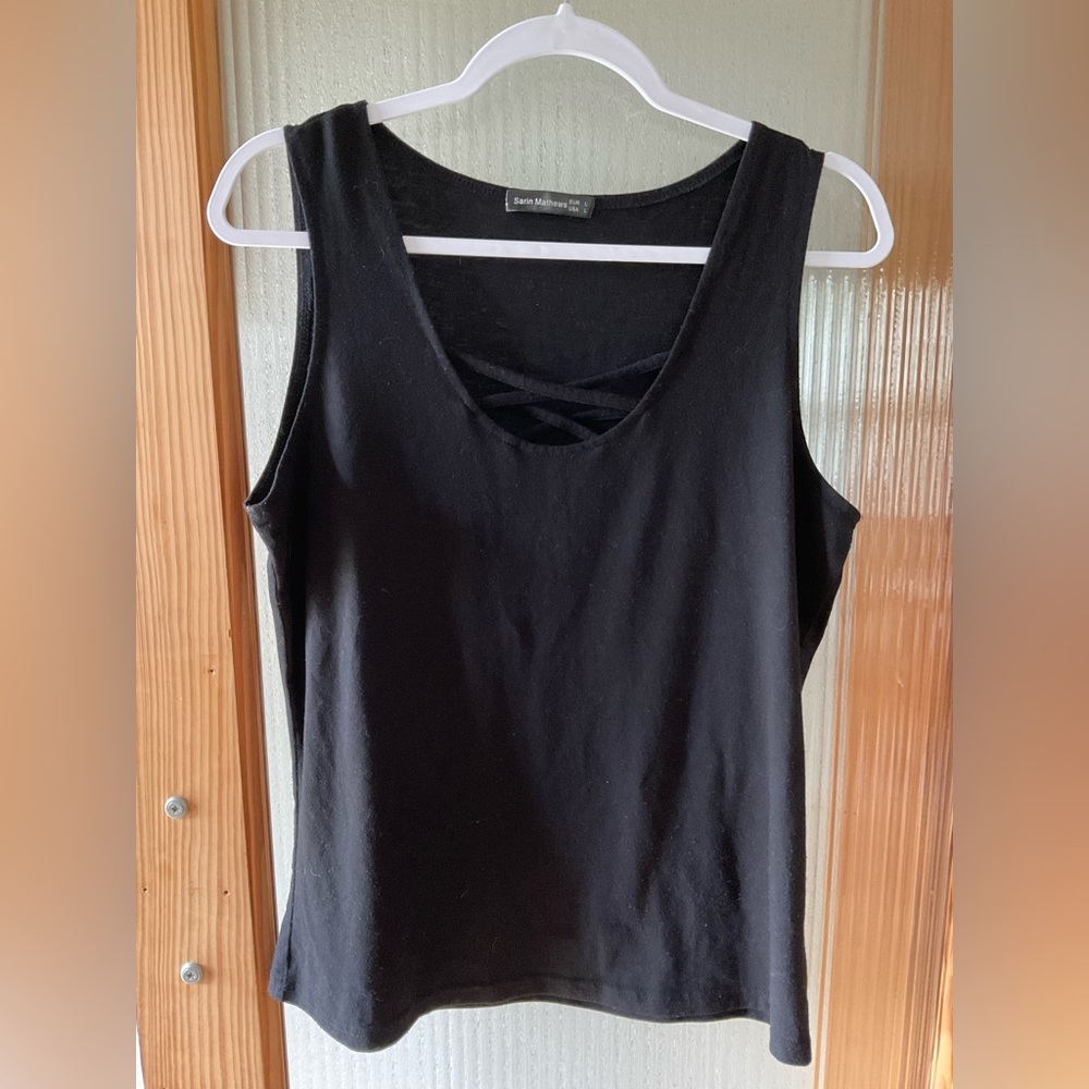 Women’s criss cross neckline tank top